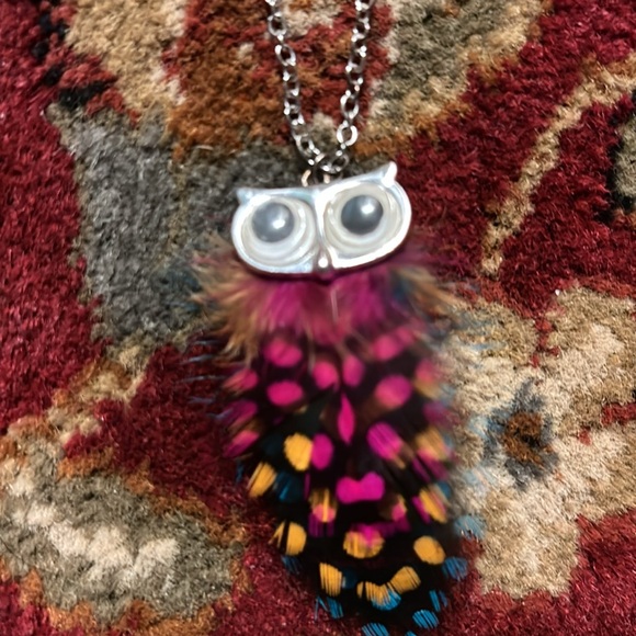 Goggly eye multi color feather owl necklace on silver color chain adjustable - Picture 1 of 3